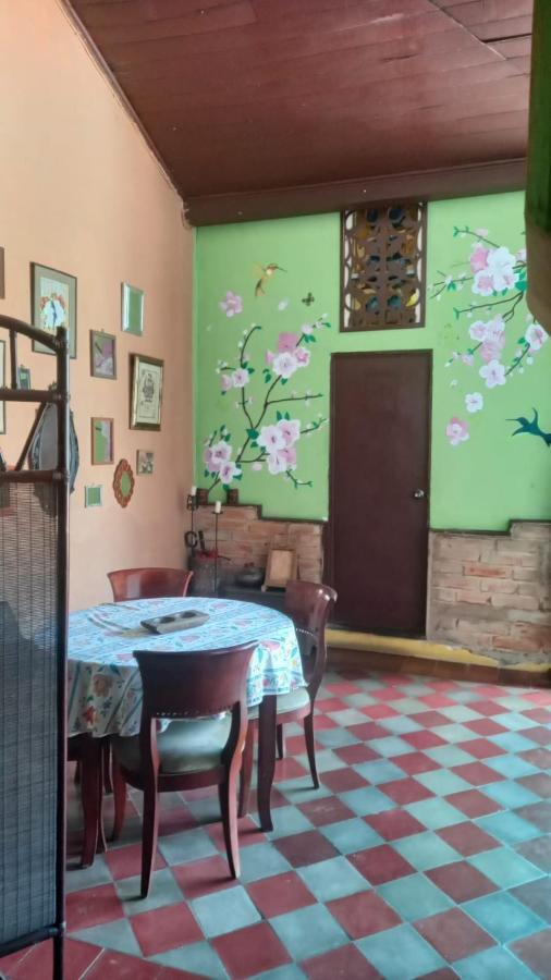 Casa Vieja Guest House سانتا آنا المظهر الخارجي الصورة